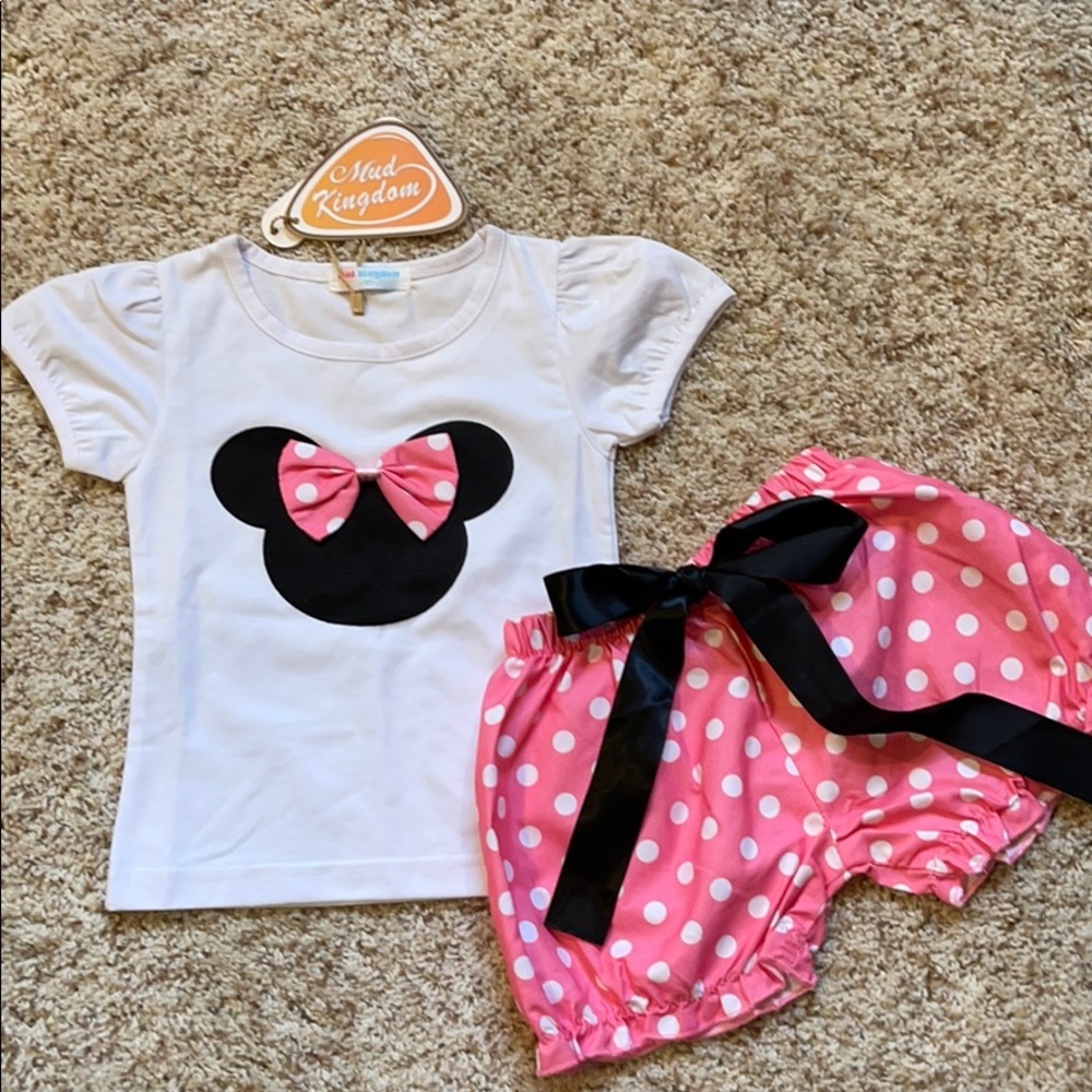 Minnie Mouse Outfit